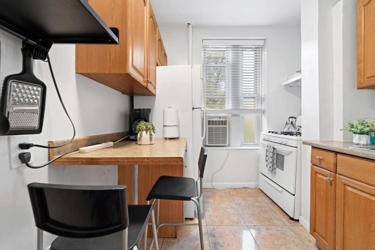 Convenient 2br - Walking Distance To Times Square Appartamento New York